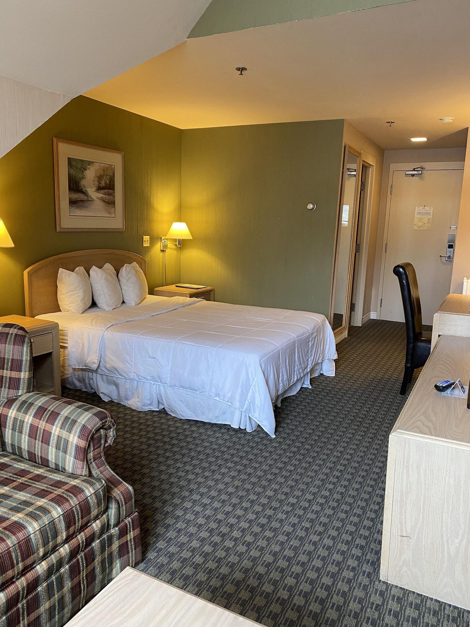 Riverside Resort And Conference Centre French Village 외부 사진