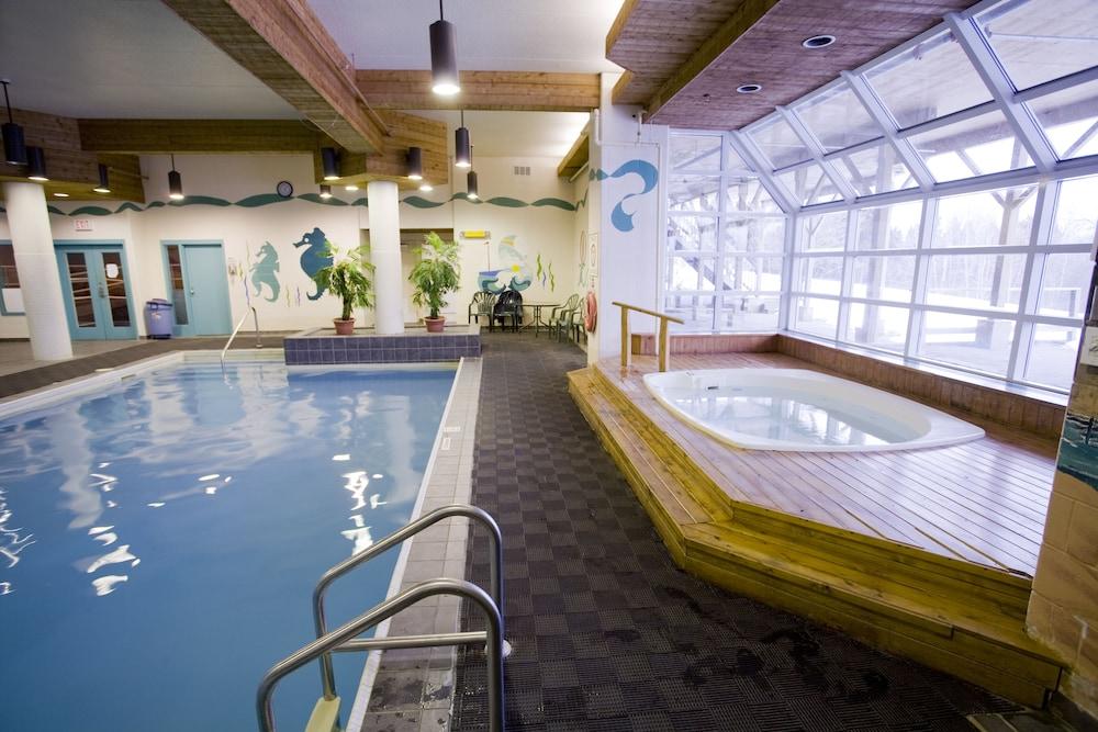 Riverside Resort And Conference Centre French Village 외부 사진