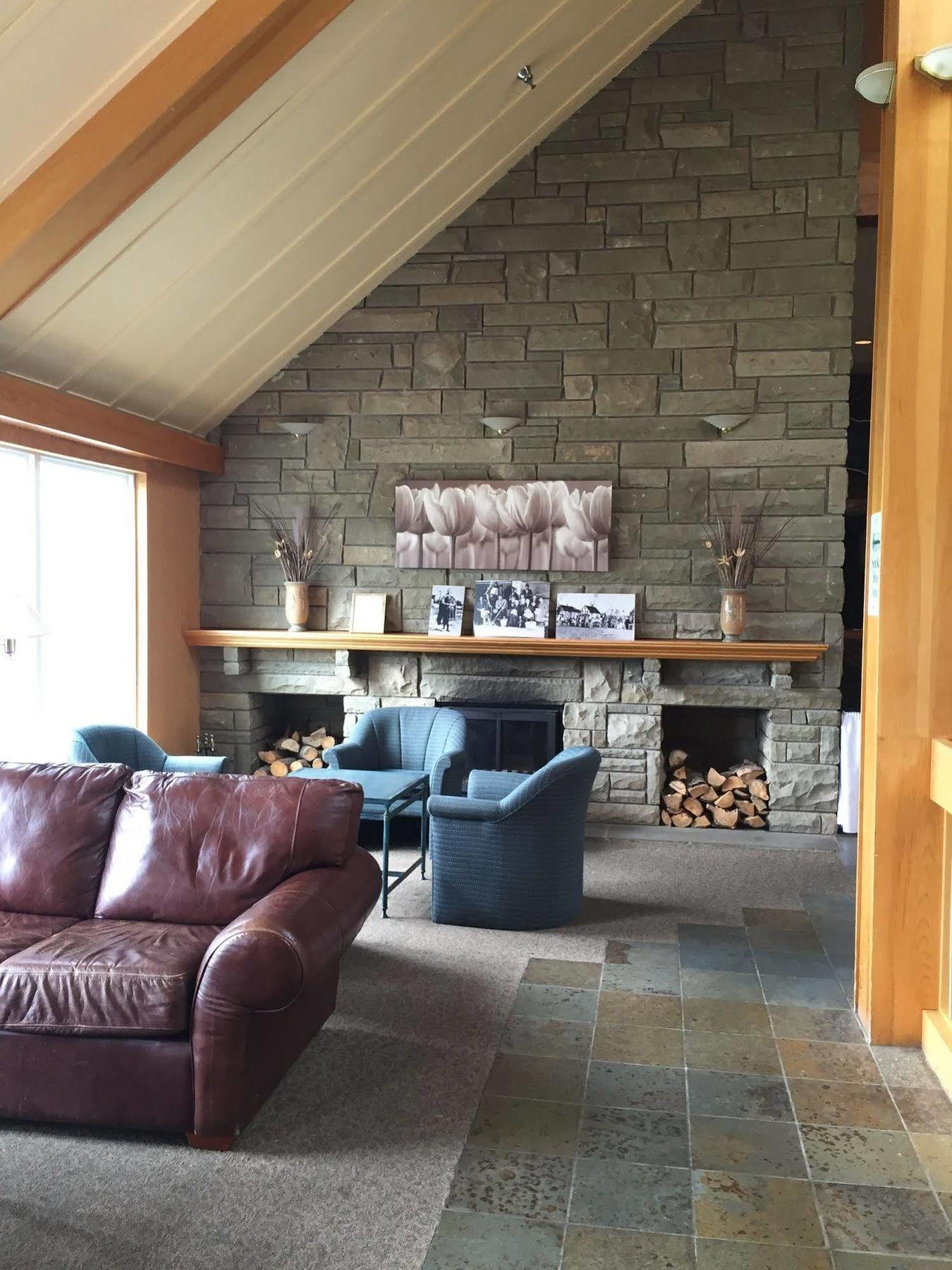 Riverside Resort And Conference Centre French Village 외부 사진